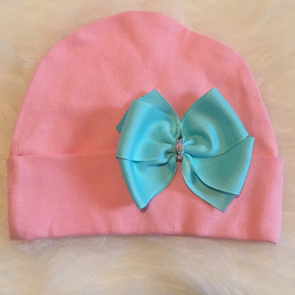 Baby hat with bow